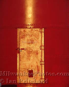 Photograph of Lighthouse Door from www.MilwaukeePhotos.com (C) Ian Pritchard